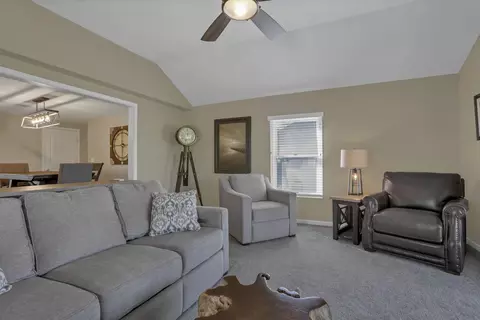 Living - 541 Lakeshore Dr E, Hebron, OH 43025 photo 6 of 6