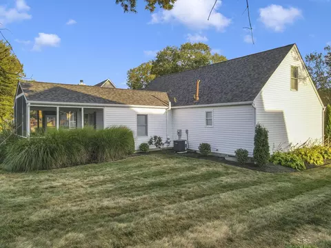 Exterior - 541 Lakeshore Dr E, Hebron, OH 43025 photo 15 of 20