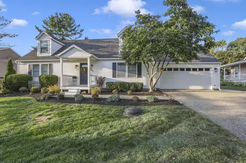 541 Lakeshore Dr E, Hebron, OH 43025