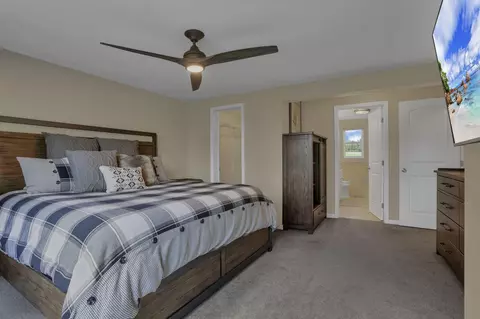 Bedroom - 541 Lakeshore Dr E, Hebron, OH 43025 photo 2 of 6