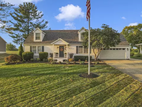 Exterior - 541 Lakeshore Dr E, Hebron, OH 43025 photo 2 of 20