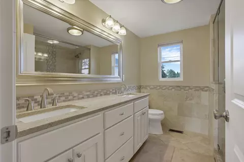 Bath - 541 Lakeshore Dr E, Hebron, OH 43025 photo 1 of 6