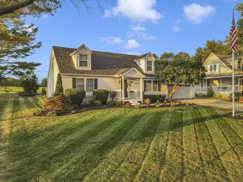 Exterior - 541 Lakeshore Dr E, Hebron, OH 43025 photo 5 of 20