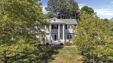 733 Mount Parnassus Dr, Granville, OH 43023