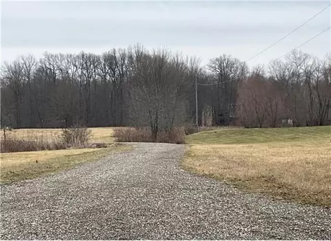 7365 Hollow Rd SW, Pataskala, OH 43062