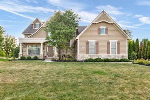 7477 New Albany Links Dr, New Albany, OH 43054