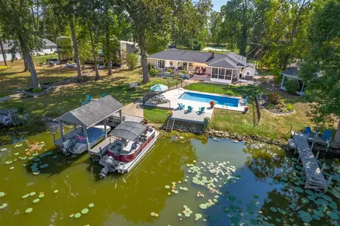 163 Oak Dr, Hebron, OH 43025