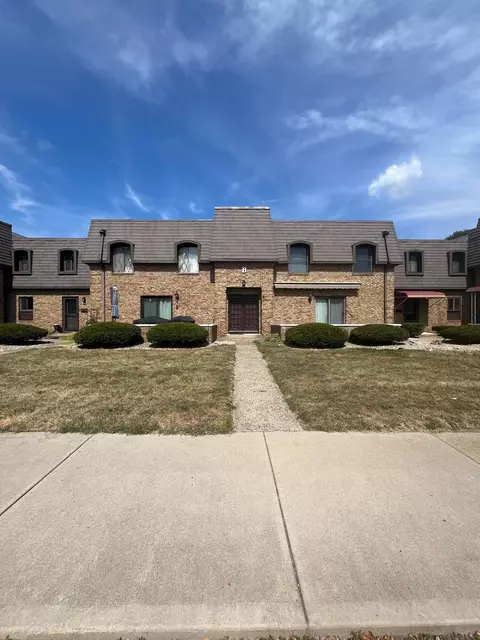 625 Country Club Dr #B12, Newark, OH 43055