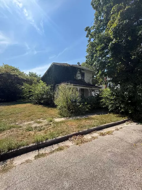 52 E 2nd St, West Alexandria, OH 45381