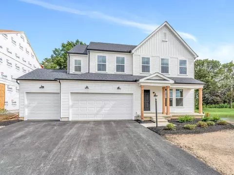 601 Hannahs Dr, Pataskala, OH 43062