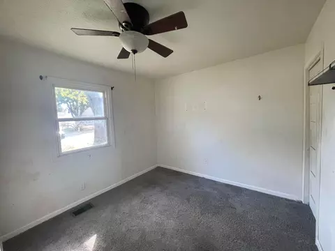 Bedroom - 931 Antwerp Rd, Columbus, OH 43213 photo 6 of 7