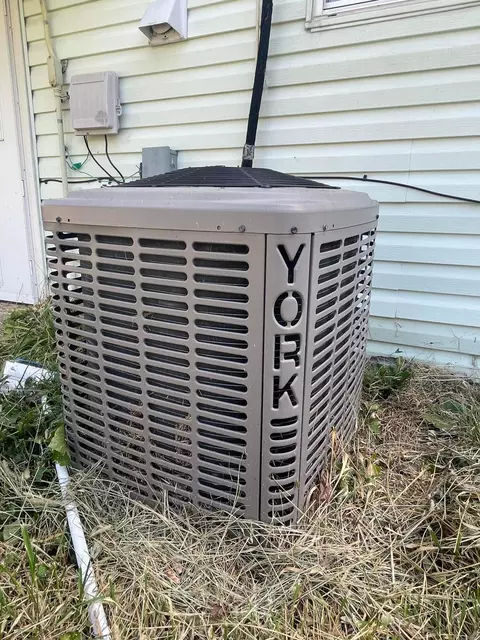 Exterior - 931 Antwerp Rd, Columbus, OH 43213 photo 5 of 5