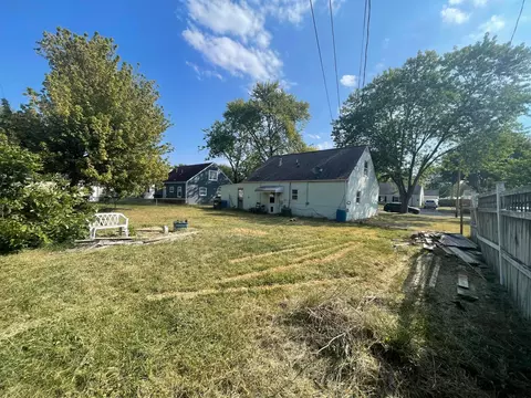 Exterior - 931 Antwerp Rd, Columbus, OH 43213 photo 3 of 5