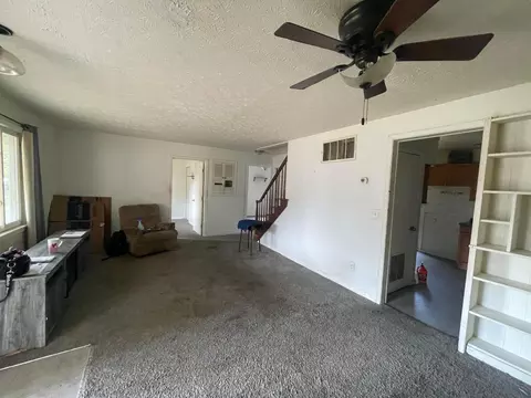 Living - 931 Antwerp Rd, Columbus, OH 43213 photo 2 of 2