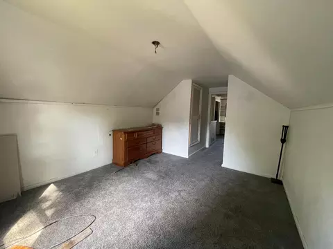 Bedroom - 931 Antwerp Rd, Columbus, OH 43213 photo 2 of 7