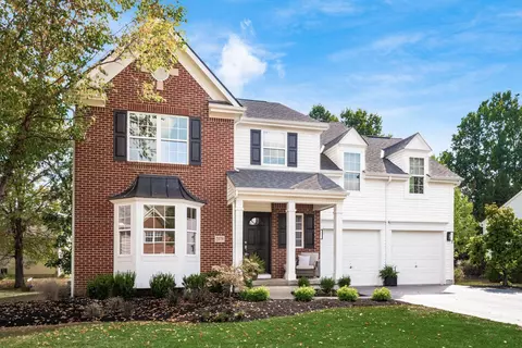 2070 Alum Village Dr, Lewis Center, OH 43035