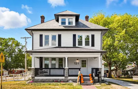 121 Walnut St, Ashville, OH 43103