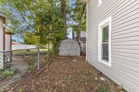 Exterior - 127 E Walnut St, Marion, OH 43302 photo 5 of 5