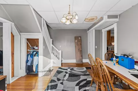 Entry Way - 127 E Walnut St, Marion, OH 43302 photo 2 of 4