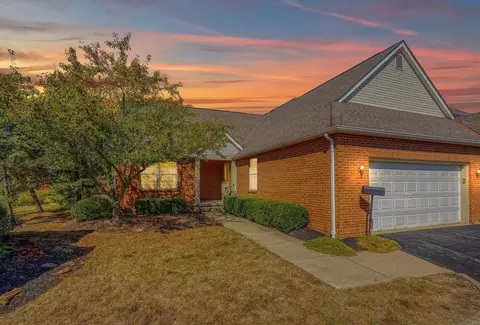 6949 Greensview Village Dr, Canal Winchester, OH 43110