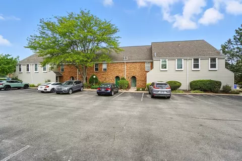 106 E Ticonderoga Dr, Westerville, OH 43081