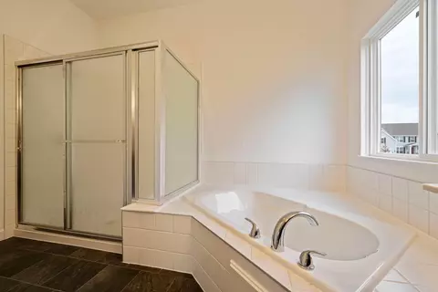 Bath - 2854 Basil Dr, Delaware, OH 43015 photo 4 of 8