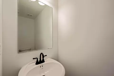 Bath - 2854 Basil Dr, Delaware, OH 43015 photo 1 of 8