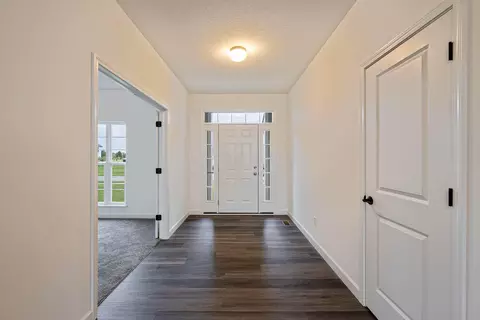 Entry Way - 2854 Basil Dr, Delaware, OH 43015 photo 2 of 6
