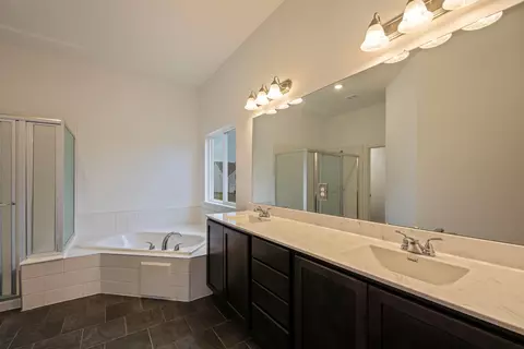 Bath - 2854 Basil Dr, Delaware, OH 43015 photo 3 of 8