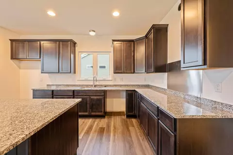Kitchen - 2854 Basil Dr, Delaware, OH 43015 photo 2 of 5