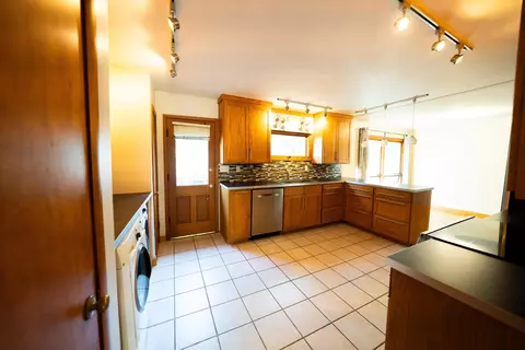 Kitchen - 155 Wilson Dr, Worthington, OH 43085 photo 3 of 3