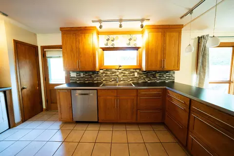 Kitchen - 155 Wilson Dr, Worthington, OH 43085 photo 1 of 3