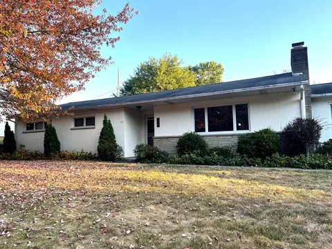 Exterior - 155 Wilson Dr, Worthington, OH 43085 photo 2 of 4