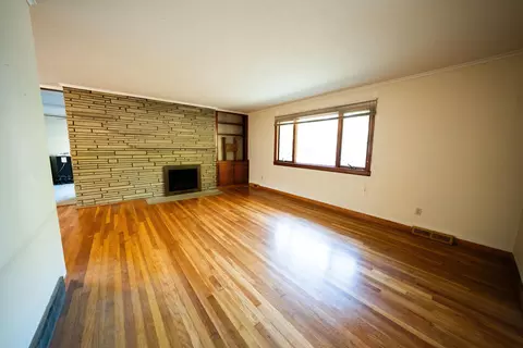 Living - 155 Wilson Dr, Worthington, OH 43085 photo 2 of 6