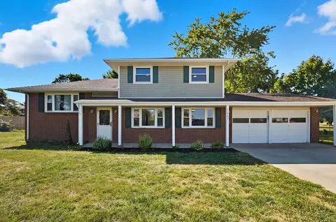 1067 Spring Lake Ave, Washington Court House, OH 43160