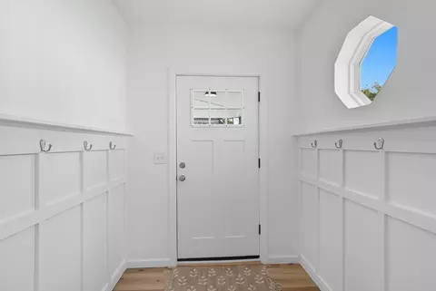 Entry Way - 356 Ludlow Ave, Springfield, OH 45505 photo 1 of 2
