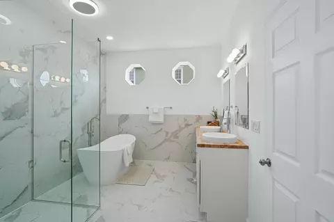 Bath - 356 Ludlow Ave, Springfield, OH 45505 photo 6 of 7