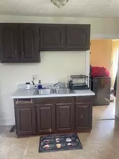 339 Walnut St, Circleville, OH 43113 photo 3
