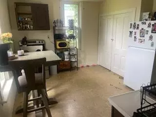 339 Walnut St, Circleville, OH 43113 photo 2