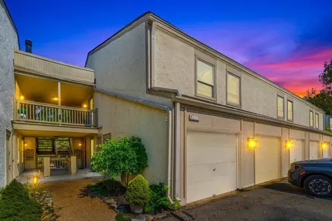 1214 Lake Shore Dr #C, Columbus, OH 43204