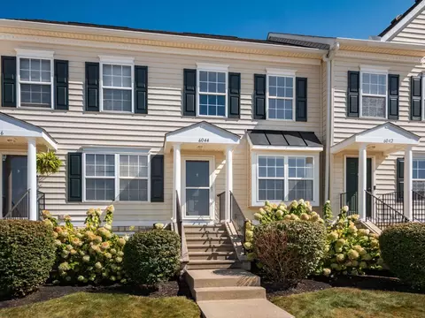 6044 Phar Lap Dr #18, New Albany, OH 43054