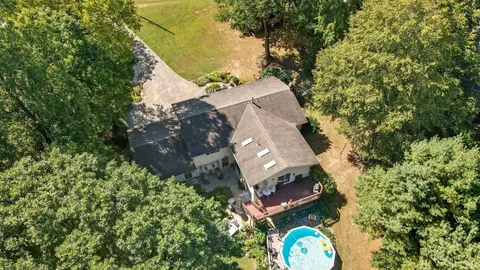 400 Brentwood Dr NE, Newark, OH 43055
