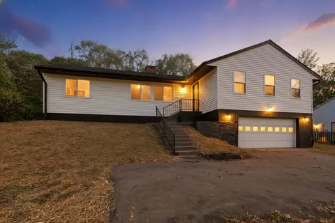 12 Mcguffey Ln, Athens, OH 45701