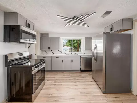 Kitchen - 963 Erickson Ave, Columbus, OH 43227 photo 2 of 4