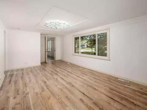 Living - 963 Erickson Ave, Columbus, OH 43227 photo 4 of 13