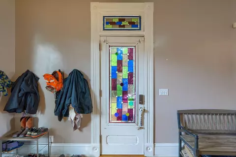Entry Way - 1019 S Limestone St, Springfield, OH 45505 photo 3 of 10