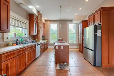 Kitchen - 1019 S Limestone St, Springfield, OH 45505 photo 5 of 5