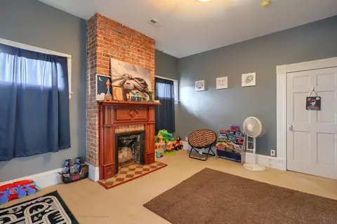 Bedroom - 1019 S Limestone St, Springfield, OH 45505 photo 1 of 6