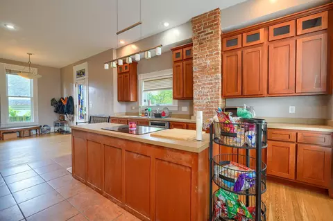 Kitchen - 1019 S Limestone St, Springfield, OH 45505 photo 4 of 5
