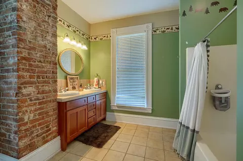 Bath - 1019 S Limestone St, Springfield, OH 45505 photo 3 of 6